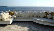 LITTLE VIOLET - Aft Sundeck